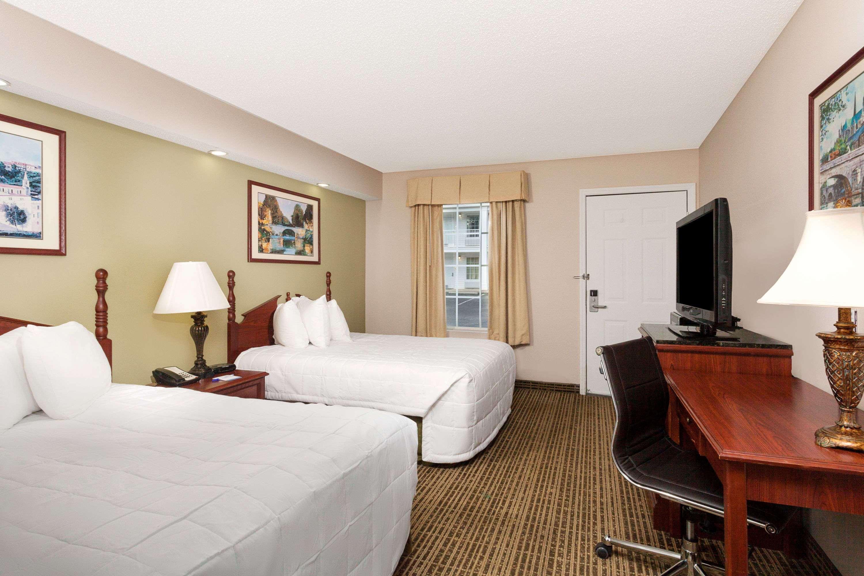 Hotel Baymont By Wyndham Tullahoma Extérieur photo