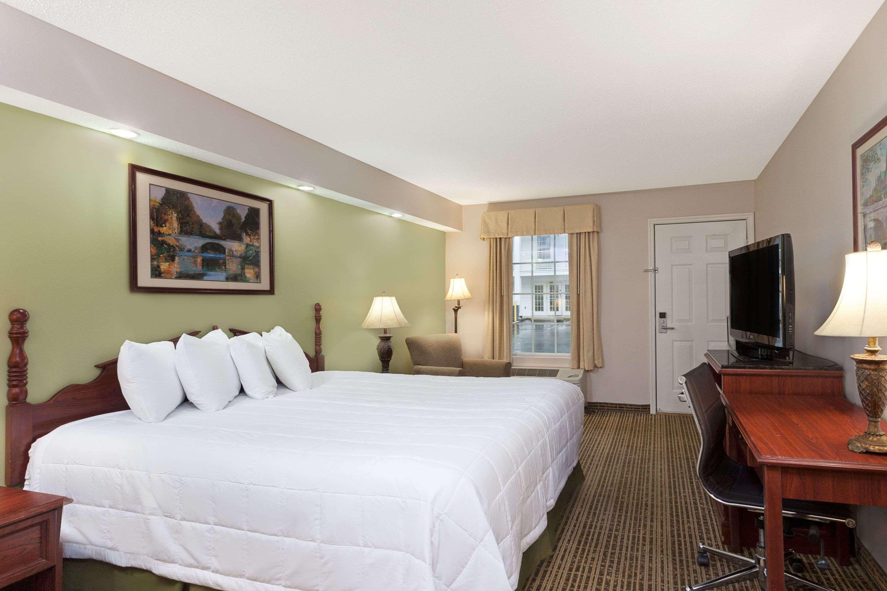 Hotel Baymont By Wyndham Tullahoma Extérieur photo