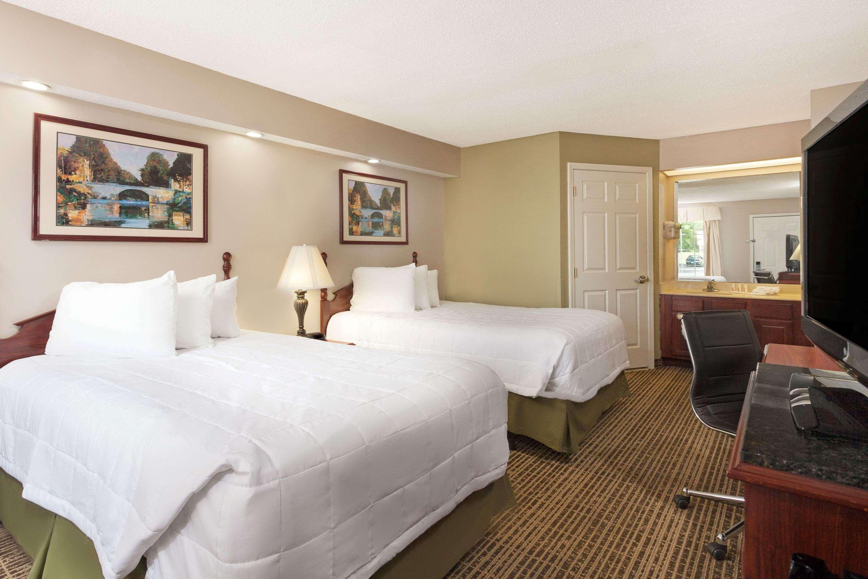 Hotel Baymont By Wyndham Tullahoma Extérieur photo