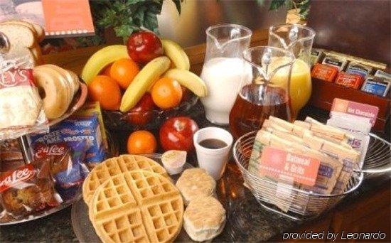 Hotel Baymont By Wyndham Tullahoma Restaurant photo